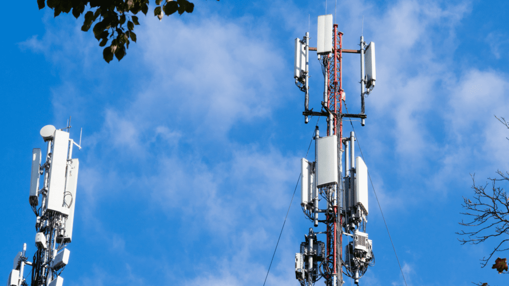 Raport Kearney: Rozwój technologii 5G spowalnia, ale nie w Polsce. Globalny impas daje nam szansę na nadrobienie zaległości