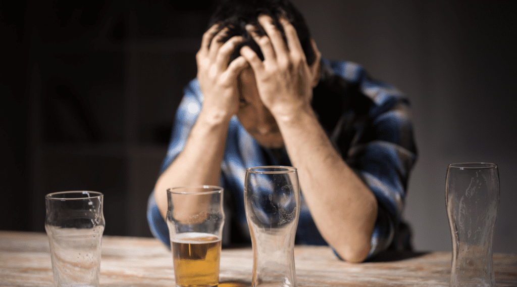 Rośnie problem z alkoholem wśród pracowników. Potwierdzają to najnowsze dane z ZUS-u