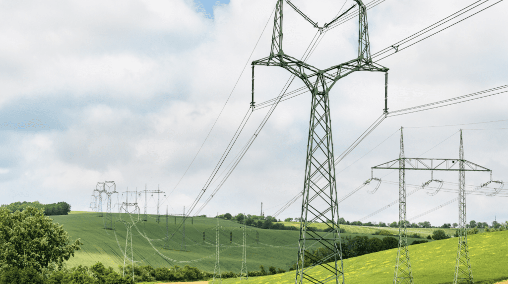 Zamrożone ceny prądu do września. To tylko plaster na rosnący kryzys energetyczny?