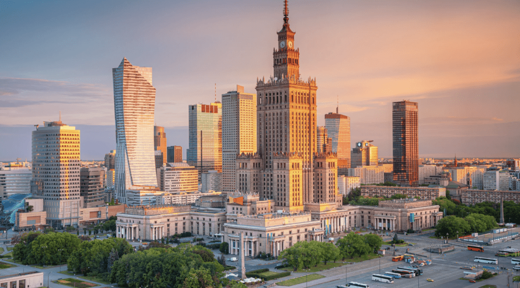 Nowe zagrożenia dla polskiej gospodarki. Ekonomiści ostrzegają przed długami i napięciami geopolitycznymi