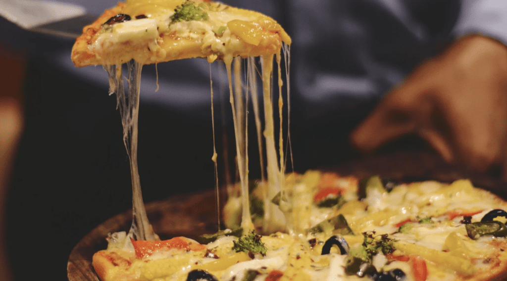 Restauracje z szybkim jedzeniem wciąż balansują na granicy. Najgorsza sytuacja jest w pizzeriach
