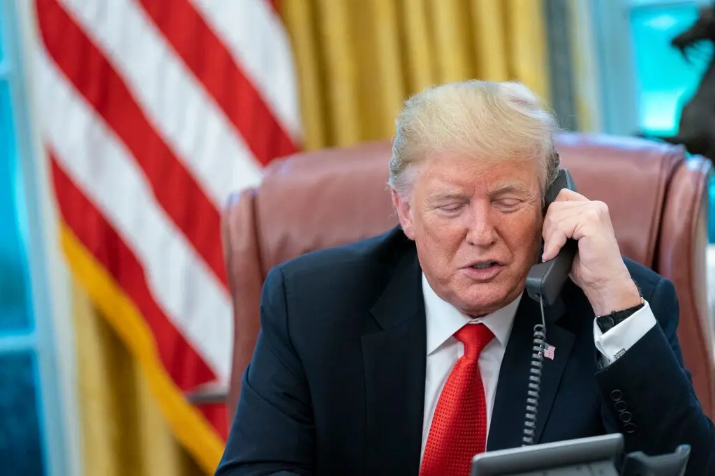 Dziś wchodzą w życie gigantyczne cła Trumpa. Jeden kraj wyłamuje się z ogólnej podwyżki