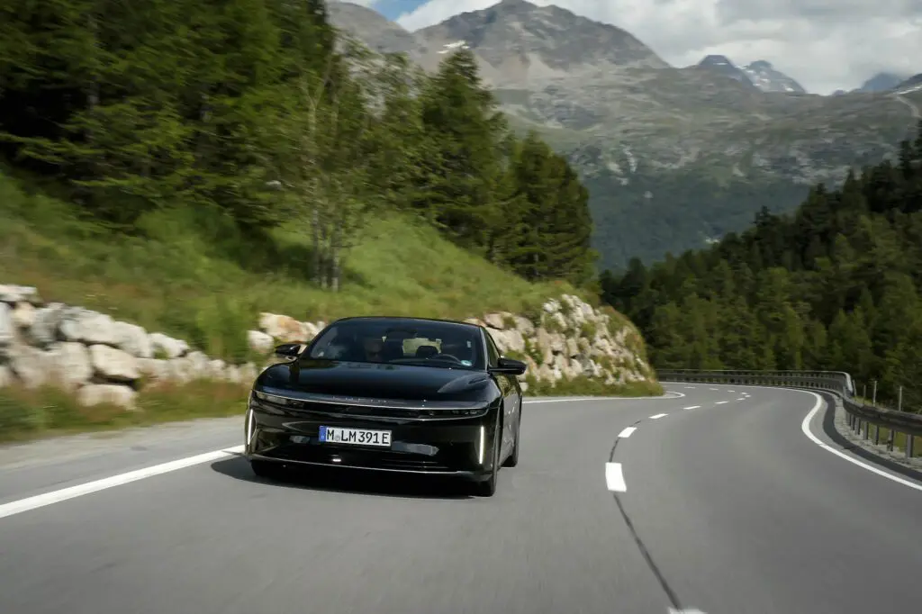 Elektryczny przełom. Lucid Motors z rekordem 1205 km na jednym ładowaniu