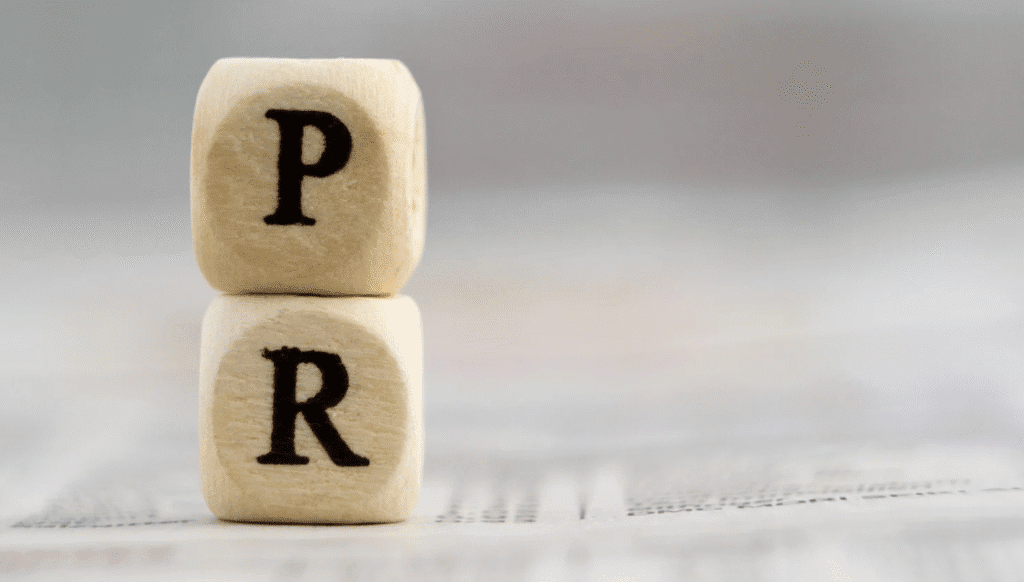 Ile zarabia specjalista PR i czy praca w public relations wciąż się opłaca?
