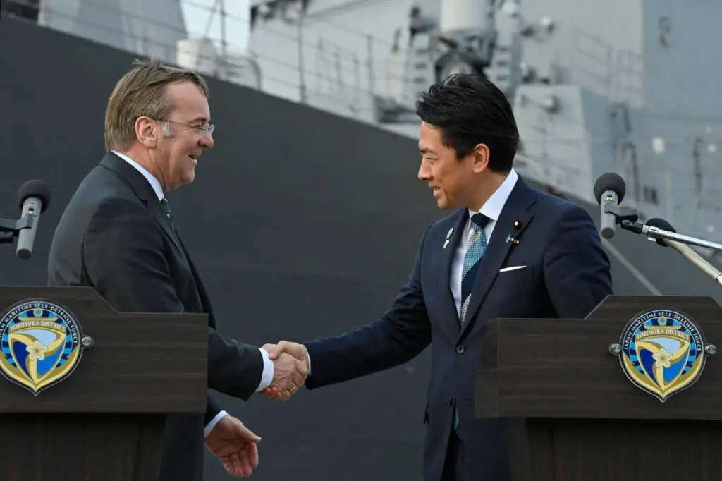 Niemcy i Japonia zacieśniają współpracę. W grze rozmieszczanie wojsk