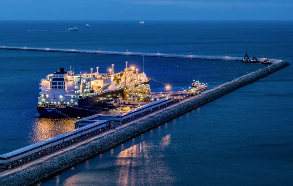 Gazowy alarm w Europie. Katar wstrzymał LNG, a UE zwołuje pilne spotkanie