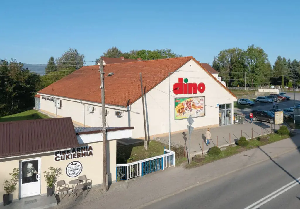 Czarne chmury nad Dino. Sieć ugięła się pod presją, ale związkowcy zapowiadają eskalację