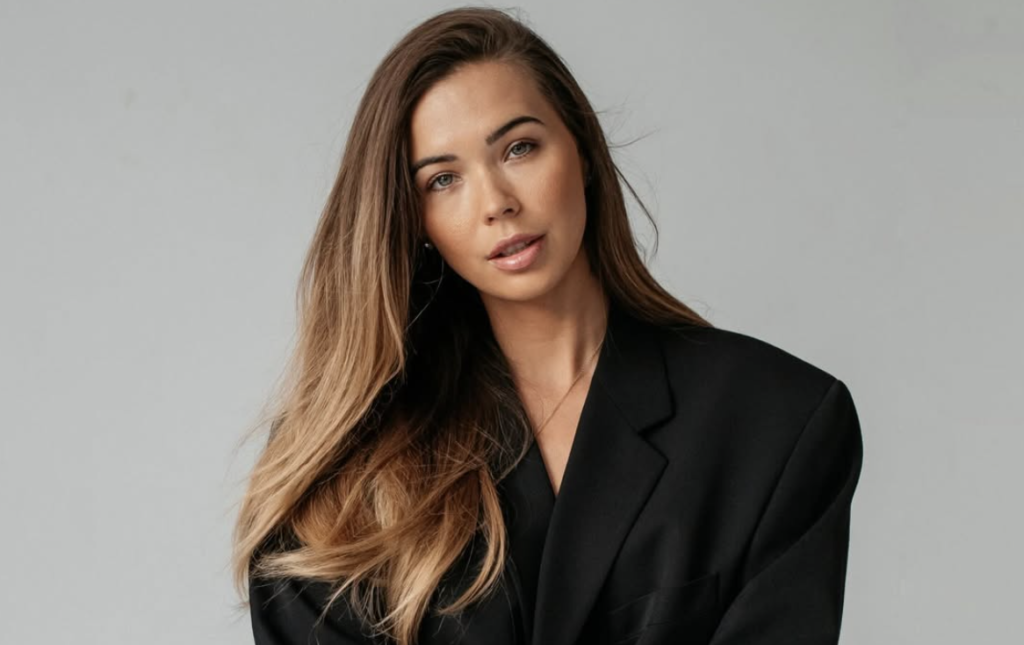 Sandra Kubicka majątek. Na czym dokładnie zarabia modelka i jak duży jest jej biznes?
