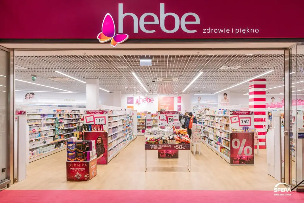 Hebe mówi wprost o trudnym roku. Rossmann rośnie w rekordowym tempie, a klienci uciekają do dyskontów