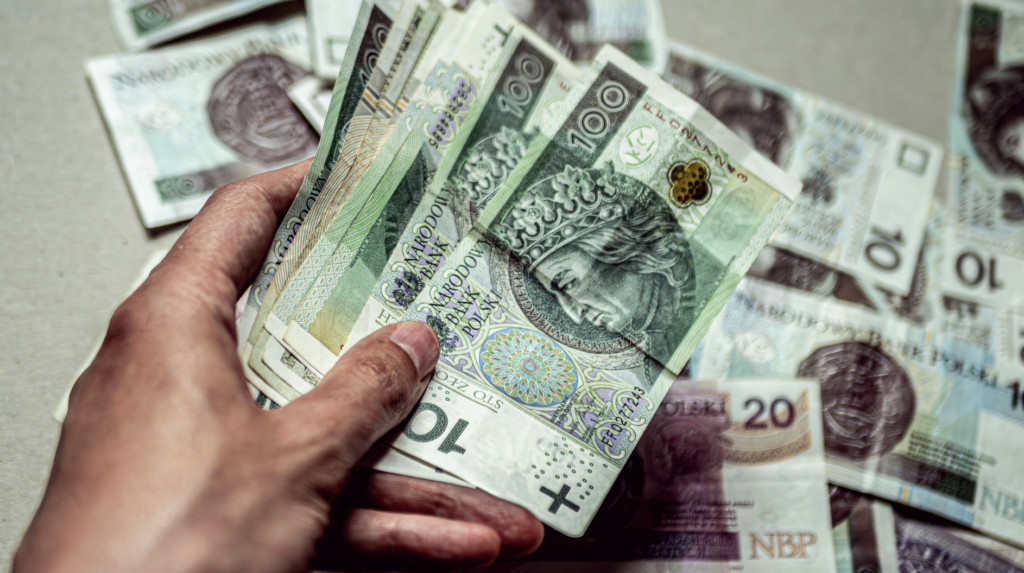 Rząd zdecydował w sprawie 14. emerytury. Pieniądze trafią nie tylko do seniorów