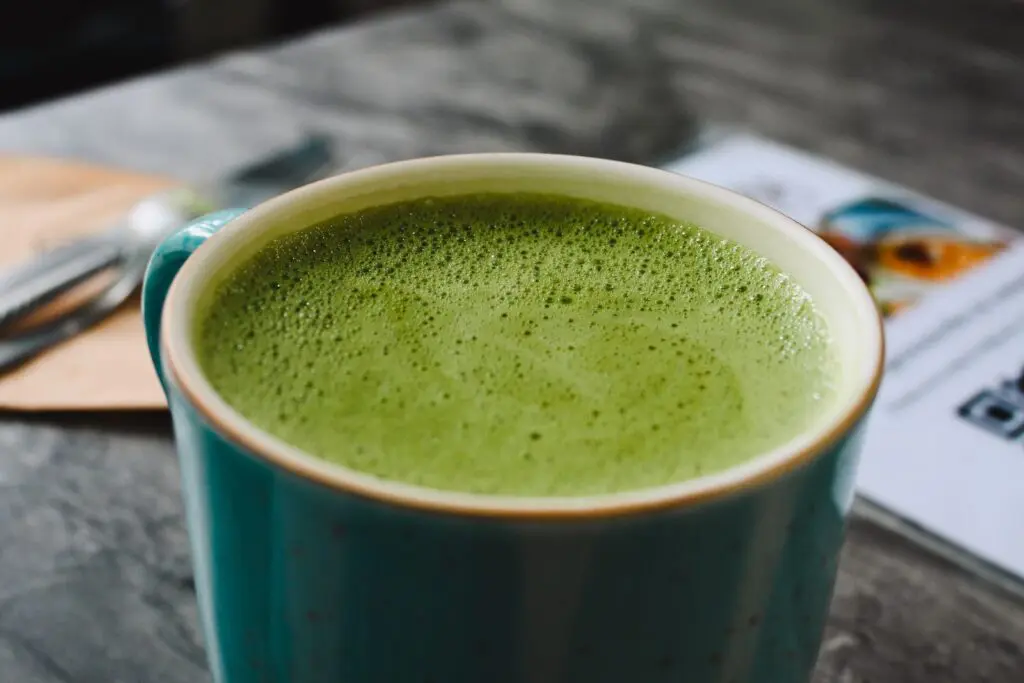 Matcha w Warszawie: gdzie wypić najlepszą? 7 kultowych adresów
