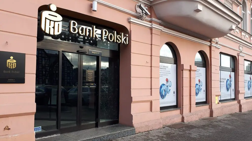 Klientka PKO BP straciła oszczędności w jeden dzień. Bank nie widzi swojej winy