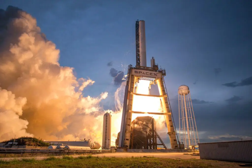 Na giełdę trafiła lawina akcji SpaceX. Rynek zachował się wbrew czarnym scenariuszom