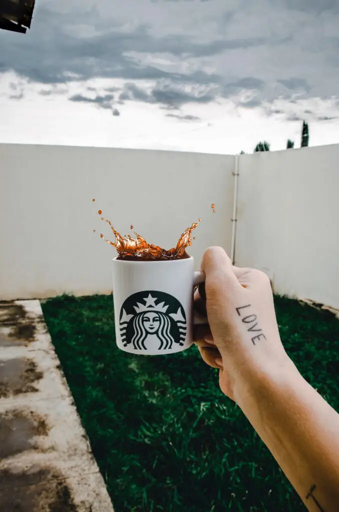 Starbucks znów zwalnia pracowników. Cięcia dotknęły nawet centralę firmy