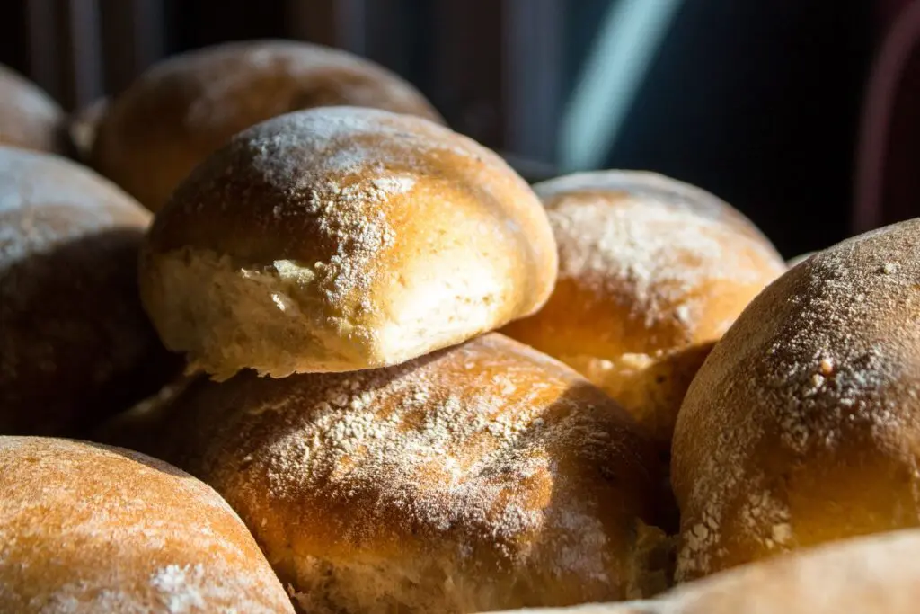 Lidl kończy z macaniem bułek. Za granicą testuje sprytny patent