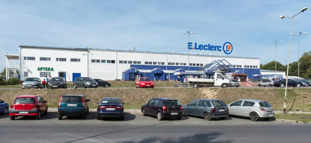 E.Leclerc otwiera się w niedziele dzięki czytelni w sklepie. Teraz zajmie się nim inspekcja