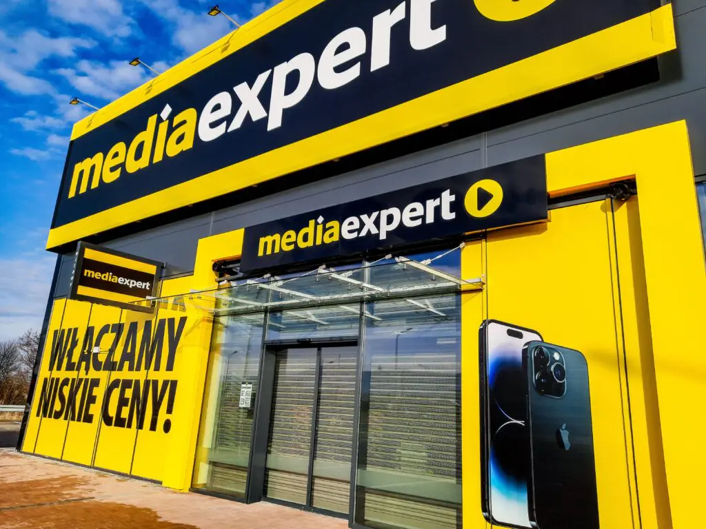 Rodzina Grzebitów – majątek, Media Expert. Cisi miliarderzy ze Złotowa