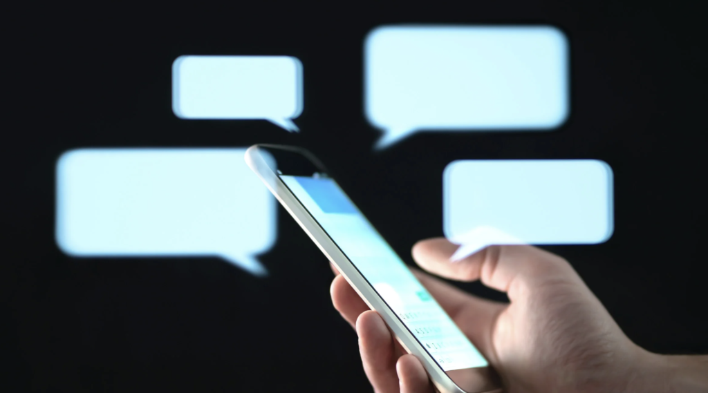 Oszuści czyszczą konta bez podejrzanych linków. Nowy trik zaczyna się od zwykłego SMS-a