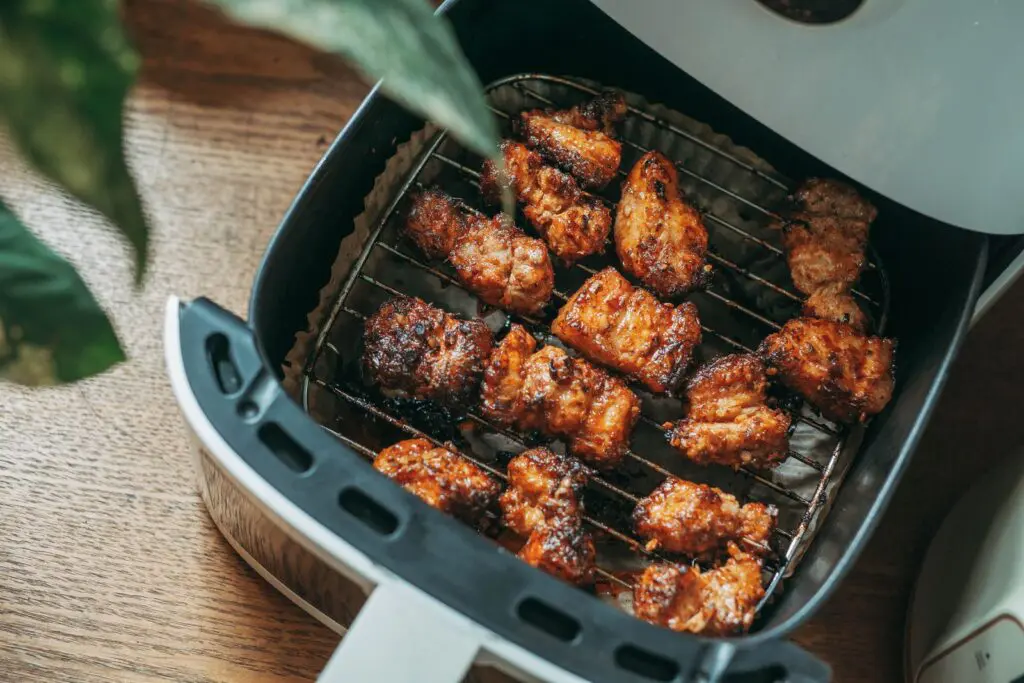 Unia bierze się za wieczne chemikalia w kuchni. Sprawdź swój air fryer, zanim znów go włączysz