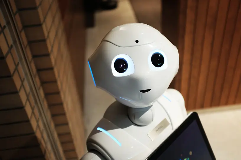 Roboty wchodzą do polskich sklepów. Klienci już powiedzieli, czego im nie oddadzą