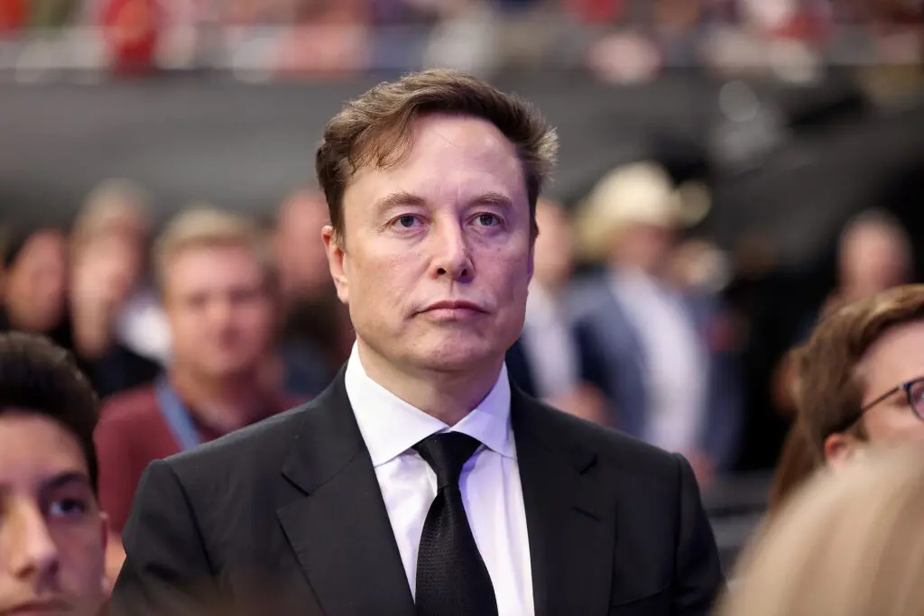 Musk pompuje miliard dolarów w nowego właściciela TVN. W tle wielka fuzja