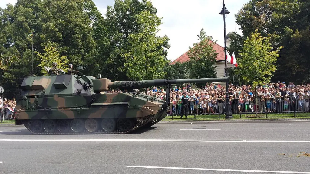 Polska zbroi się za unijne miliardy. Nowy sprzęt nie ma gdzie stać