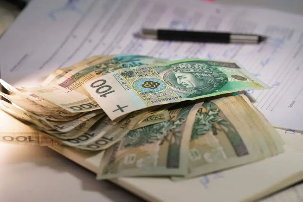 Ten biznes kwitnie na błędach banków. UOKiK sprawdza trzy firmy
