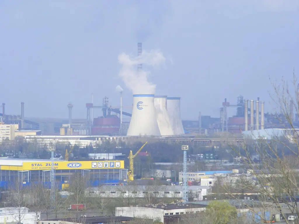 Rząd przyjął projekt dopłat do prądu dla przemysłu. W zamian firmy muszą inwestować
