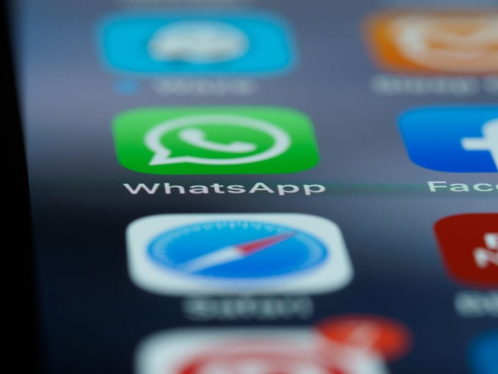 Kierownicy Dino i Kauflandu rozliczają załogi na Messengerze i WhatsAppie. Związkowcy mówią o folwarku