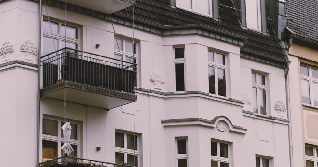 Magazyn energii na balkonie będzie legalny. Rząd stawia jednak surowe warunki