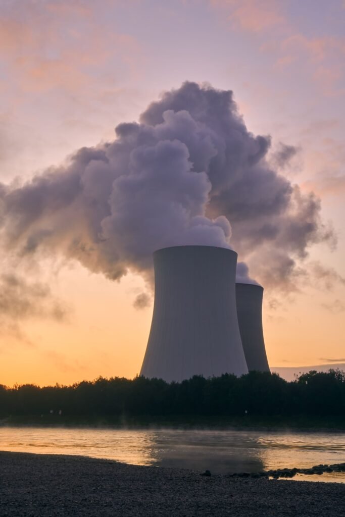 Google sfinansuje rozbudowę elektrowni jądrowych. Za apetyt AI na prąd nie zapłacą zwykli odbiorcy
