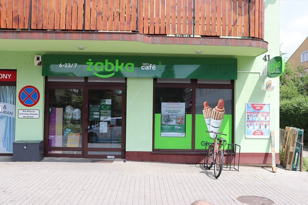 Kanadyjczycy znów przesuwają termin. Przejęcie Żabki dopiero w grudniu